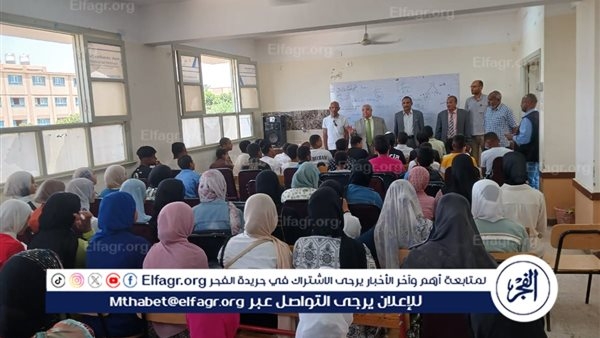 وكيل تعليم الأقصر يتابع محاضرات المراجعة النهائية لطلاب الشهادة الإعدادية