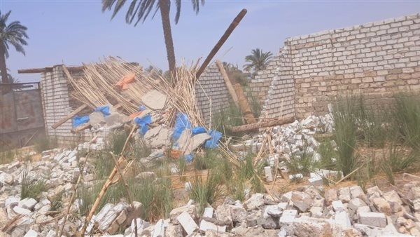سكرتير عام محافظة الأقصر يقود حملة مكبرة لإزالة التعديات بأرمنت