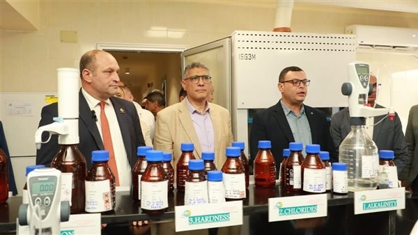 وزير الإسكان ومحافظ الجيزة يفتتحان المرحلة الأولى من محطة مياه الشرب بأوسيم