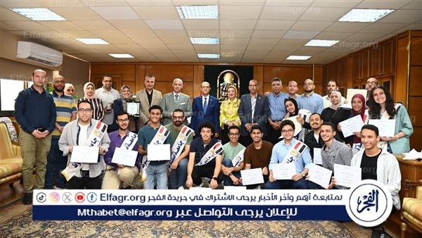 رئيس جامعة أسيوط يلتقي طلاب الجامعة الفائزين في مهرجان إبداع 13