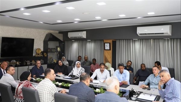 ننشر تفاصيل لقاء محافظ أسوان بمجلس إدارة المنطقة الصناعية بالعلاقى
