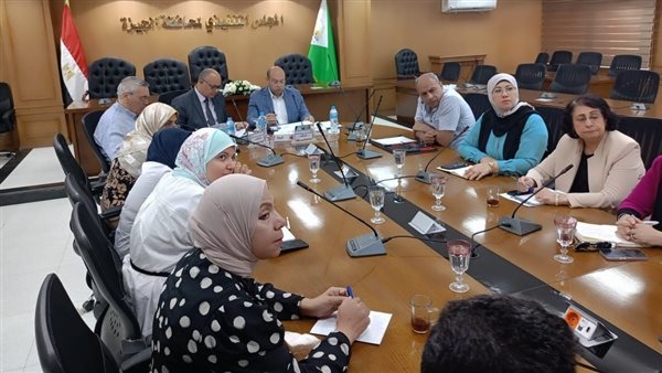 نائب محافظ الجيزة يناقش الخطوات التنفيذية لتطوير منطقة عزبة الصفيح بأبو رواش