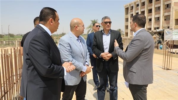 محافظ الجيزة يتابع معدلات تنفيذ مبنى مجلس مدينة العياط الجديد