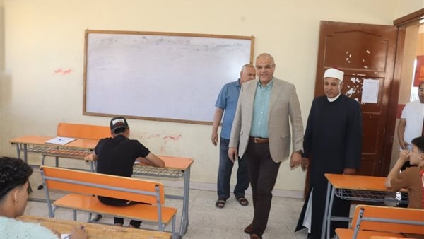 محافظ القليوبية يتفقد لجان امتحانات الشهادة الثانوية الازهرية