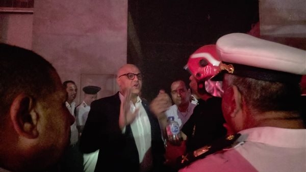 محافظ القليوبية ومدير الأمن يتوجهان لموقع حريق مصنع القناطر الخيرية