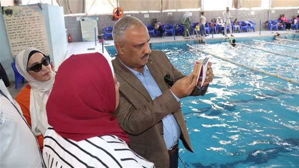 استعدادًا لموسم الصيف.. وكيل وزارة الشباب والرياضة بالجيزة يطلق حملة موسعة لمتابعة حمامات السباحة