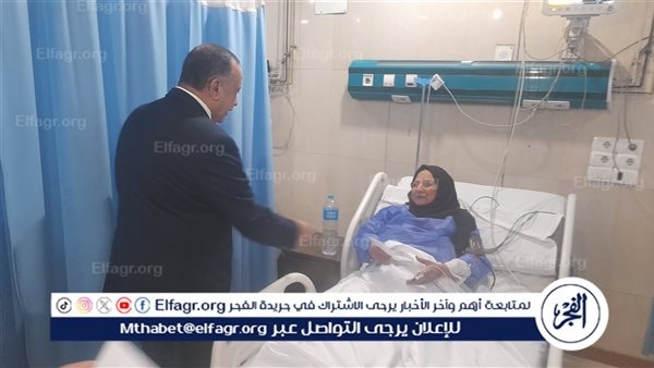 "وزع الهدايا عليهم "محافظ أسيوط يزور مستشفيات الإيمان العام والشاملة لتهنئة المرضى بعيد الاضحى المبارك