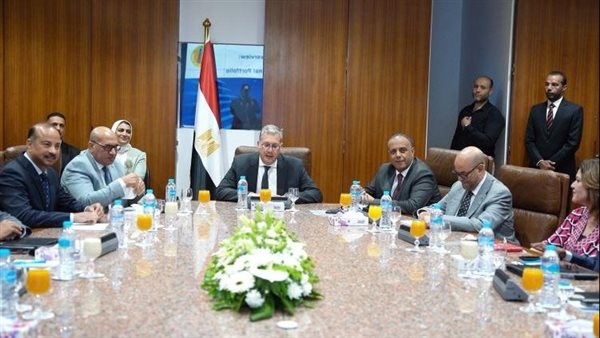"بدوي" يبحث مع قيادات "جابكو" جهود وتحديات زيادة الإنتاج من خليج السويس
