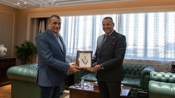 وزير الدولة للإنتاج الحربي يستقبل محافظ جنوب سيناء لبحث سبل تعزيز التعاون المشترك