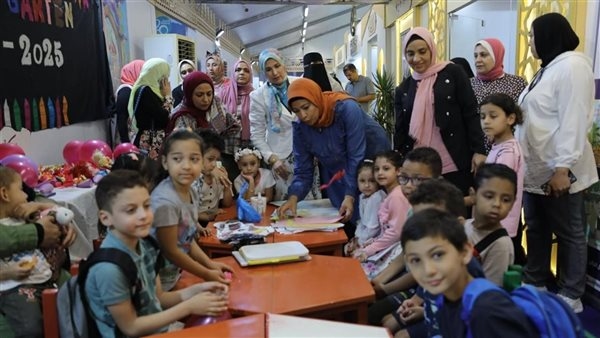 أنشطة تفاعلية ومسرحيات تربوية للأطفال في جناح الأزهر بمعرض مكتبة الإسكندرية للكتاب