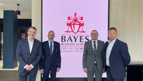 معهد الخدمات المالية يوقع مذكرة تفاهم مع كلية Bayes للأعمال بلندن لتأهيل كوادر قطاع التأمين