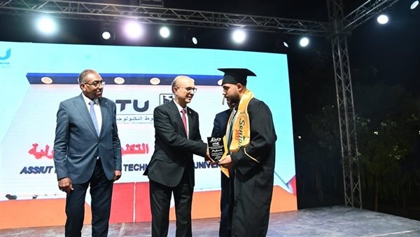 المنشاوي يشهد حفل تخرج الدفعة الأولى من طلاب الكلية التكنولوجية المصرية الألمانية