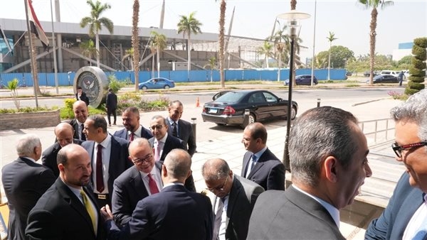 التجديد لمحمد فريد كقائم بأعمال رئيس الهيئة العامة للرقابة المالية وسط استقبال حافل من الموظفين