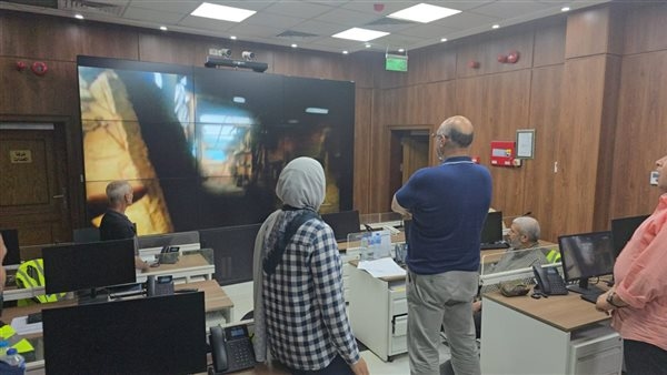 محافظ القليوبية يتابع حريق مخزن البلاستيك بالقناطر الخيرية