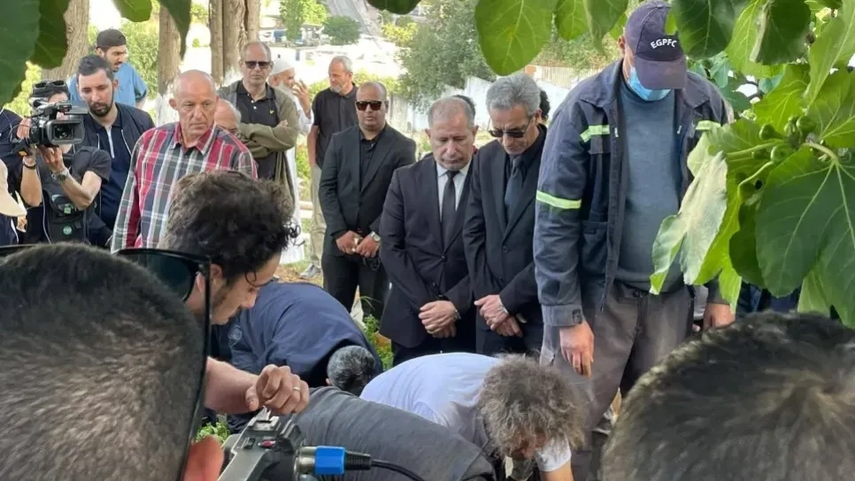 جثمان الفقيد محمد لخضر حمينة يوارى الثرى