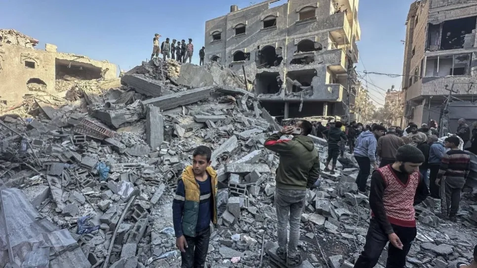 غزة تدفن أطفالها تحت أنقاض الإبادة والحصار والتجويع