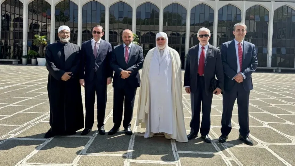 عميد جامع الجزائر يزور المركز الثقافي الإسلامي في لندن