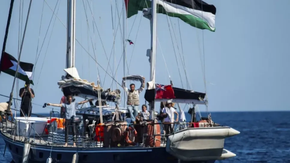 "مادلين" تقترب من غزة رغم التهديدات