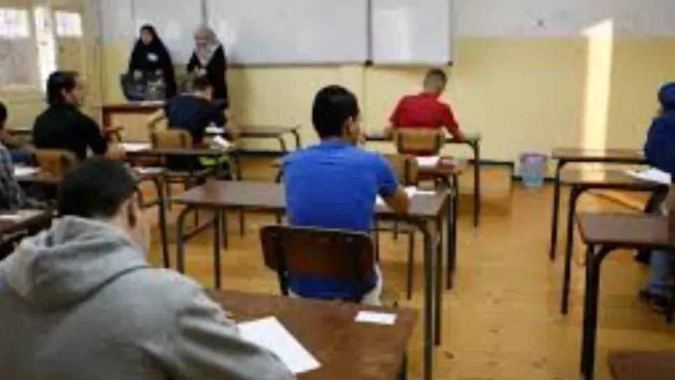 ضبط طالب متلبس بالغش