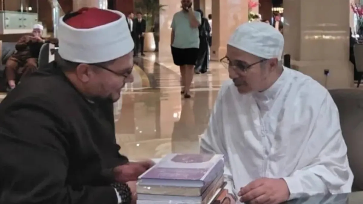 زيد الخير يعقد جلسة علمية بالقاهرة لتعزيز السلام والأمن الفكري