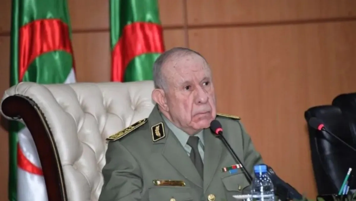 الفريق أول شنڤريحة يزور القاعدة المركزية للإمداد