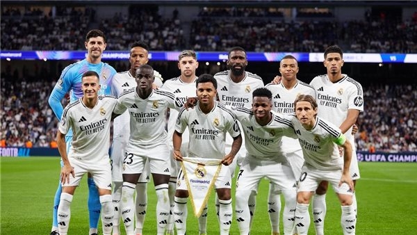 مدافع ريال مدريد يحسم الجدل حول رحيله في الميركاتو الصيفي