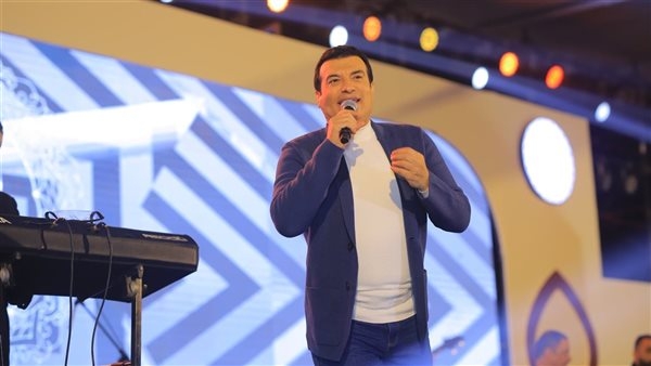 إيهاب توفيق يُشعل أجواء الخيمة في رمضان بأجمل أغانيه