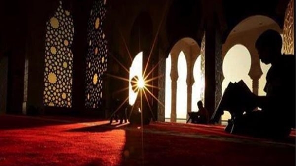 حكم الاعتكاف في العشر الأواخر من رمضان.. دار الإفتاء توضح