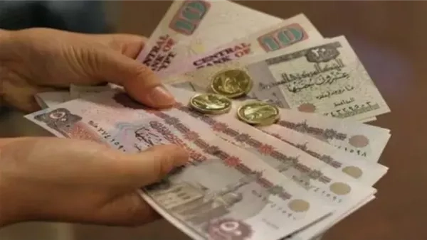 هل العيدية للزوجة واجبة شرعا؟.. علماء الأزهر يوضحون الحكم