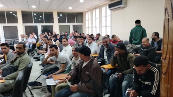 العمل تبدأ اختبارات "النقاشين" للإلتحاق بـ فرص عمل في الإمارات.. اعرف التفاصيل