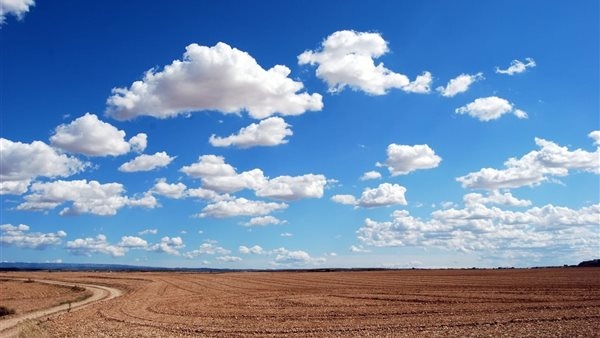 حالة الطقس غدا الخميس 22-5-2025.. ارتفاع طفيف ورياح مثيرة للرمال والأتربة