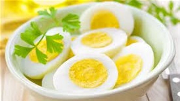 البيض المسلوق ودوره في تعزيز الذاكرة وصحة العينين والدماغ