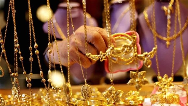 بسبب التصعيد العالمي.. الذهب يرتفع 1.9% في أولى جلسات هذا الأسبوع