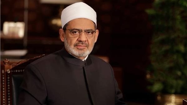 شيخ الأزهر يعزي رئيس مكتبة قطر الوطنية في وفاة شقيقه