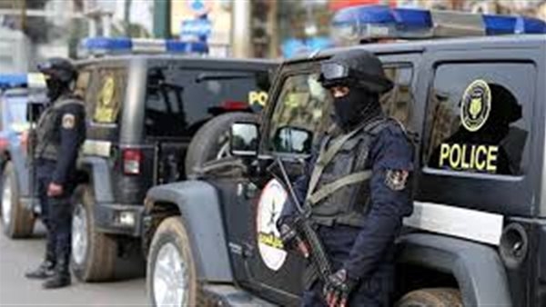 مطاردة على الدائري.. فتاة تهرب من محاولة خطف داخل سيارة