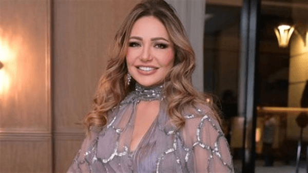 ليلى علوي تعتذر عن نشر خبر وفاة الفريق أحمد شفيق.. ونجله يرد