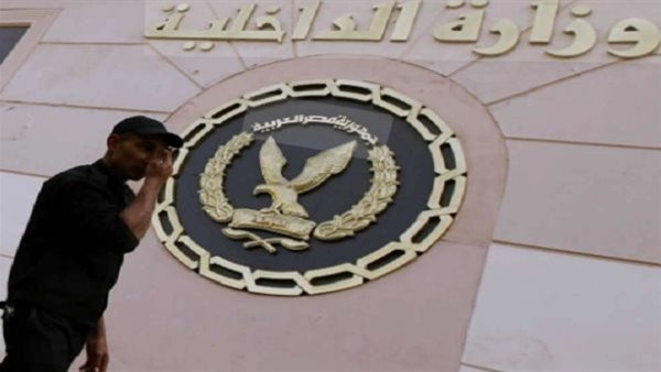 حقيقة تعدي فرد شرطة بالضرب على سائق «أتوبيس» وتمزيق ملابسه بالقاهرة