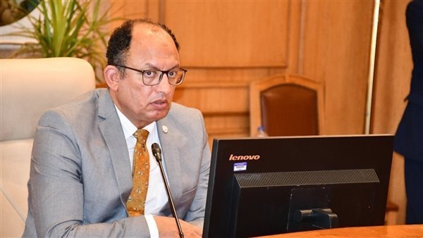 رئيس جامعة حلوان: نسعى لتطوير مهارات طلابنا في جميع المجالات