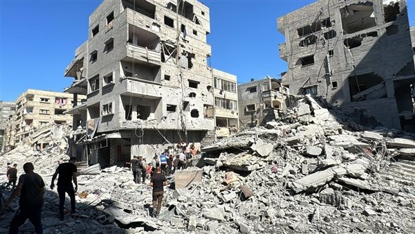 غارات إسرائيلية على غزة تسفر عن مقتل 60 فلسطيني على الأقل