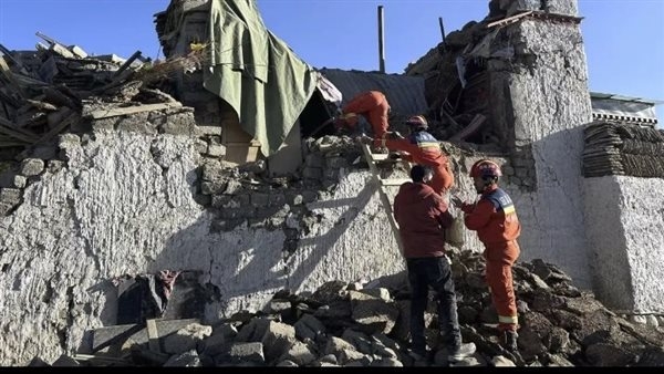 رائحة الموت تنتشر في مدن ميانمار بعد زلزال أودى بحياة 1600 شخص