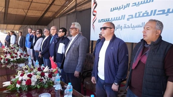 وزير الشباب والرياضة يفتتح مهرجان "ذا كلاش للكرة الطائرة الشاطئية" للهواة بسهل حشيش