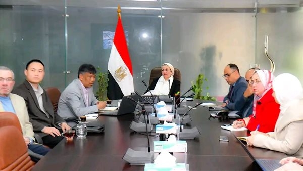 وزيرة البيئة تناقش توطين تكنولوجيا زراعة الغابات في مصر مع شركة صينية