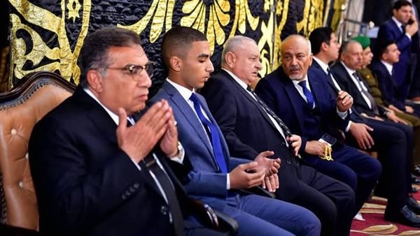 محافظ الدقهلية يتلقى العزاء في وفاة السكرتير العام للمحافظة بدار المناسبات بالمنصورة