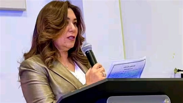 تكريم وزيرة التنمية المحلية من الهيئة الكندية للتراث المصرى ومدرسة فيلوباتير