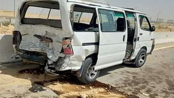 إصابة 12 شخصا بجروح في انقلاب ميكروباص بالمنيا