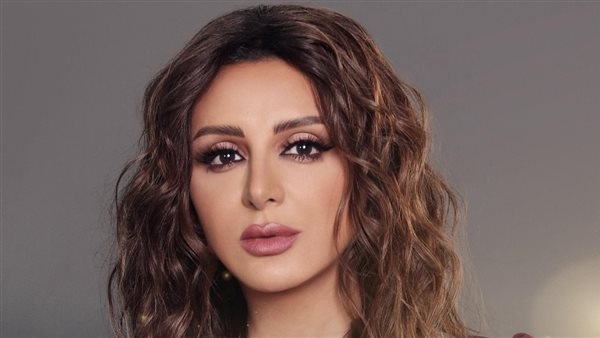 أنغام ترفع شعار كامل العدد بمسرح عبادي الجوهر