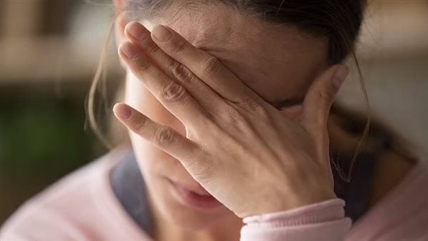 إذا كنتى تعانين من صداع نصفي مزمن.. فهذا هو السبب