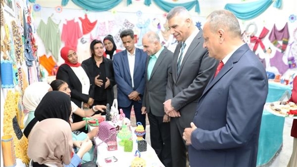 ختامها مسك.. محافظ أسوان يحضر الحفل الختامى لمعرض الأنشطة التربوية والطلابية