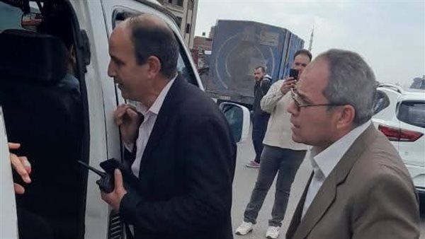 استمرار متابعة مواقف السيارات ومدى الالتزام بخطوط السير والتعريفة الجديدة بالدقهلية