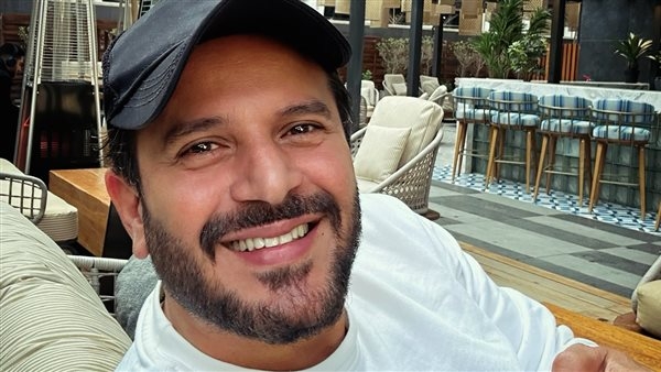 "مات منذ 3 أيام".. ربيع هنيدي يكشف مفاجآت في وفاة الإعلامي صبحي عطري